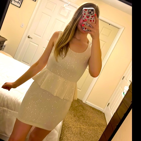 Champagne peplum dress - Picture 8 of 8